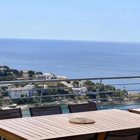 Con Piscina Sobre La Almadrava *